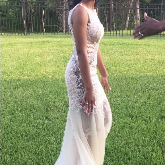 Cream lace prom dress - Picture 3 of 3